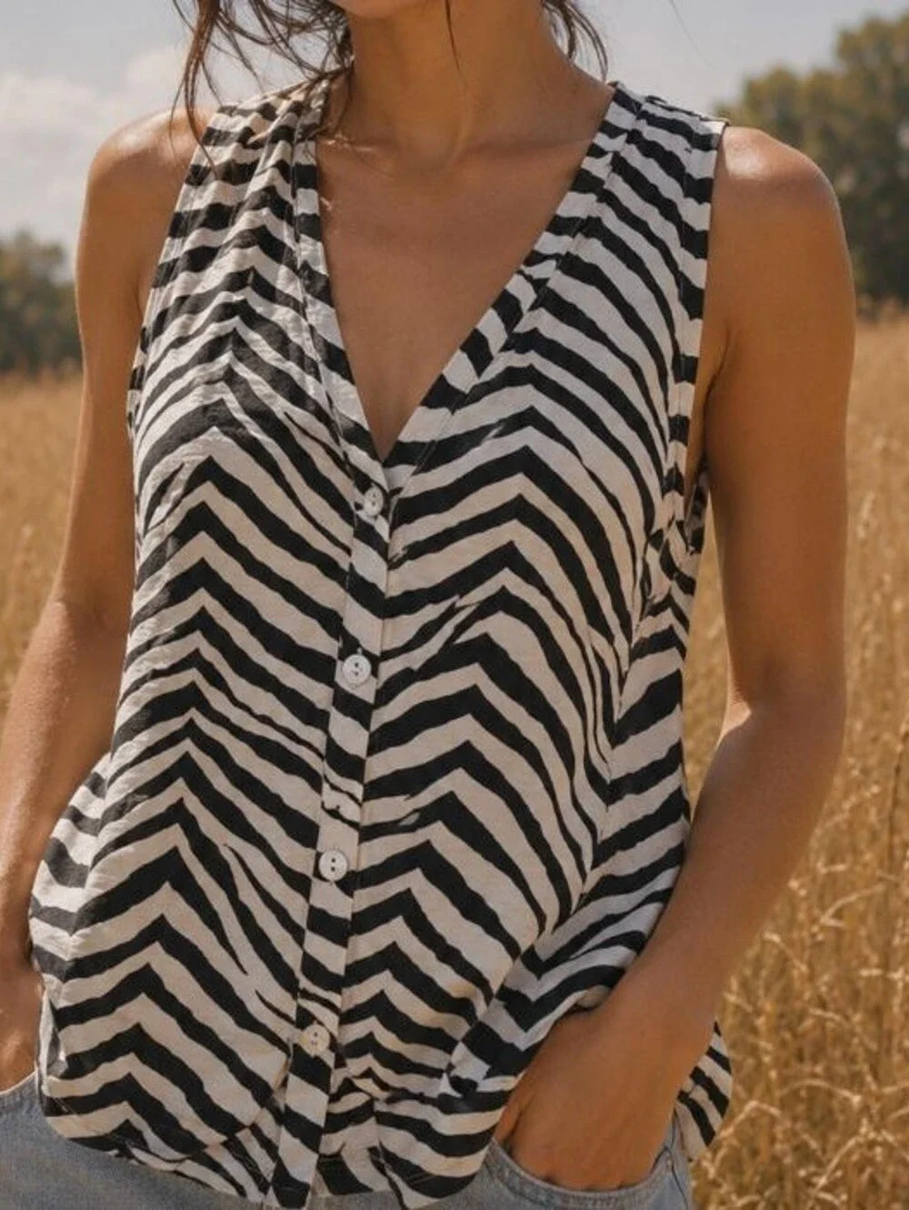 Tahari Zebra-Print Button Front V-Neck Tank Top Size Medium Linen